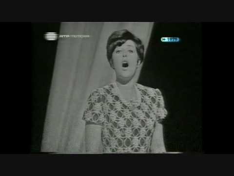 Simone de Oliveira canta SEM AMOR (RTP 1966)