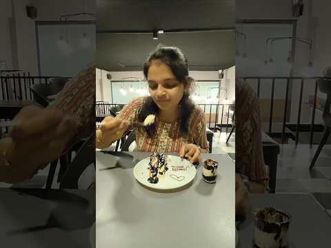 Lava chess cake 🥮 try or not?#shorts #suratdiaries #foodie #cake #streetfood #suratifood