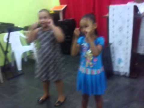 Dançarinas da igreja clamor da terra