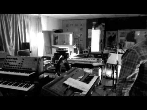 WEEKEND LOVE  DOGWALKER -MELISSA MARS (teaser "in the studio")