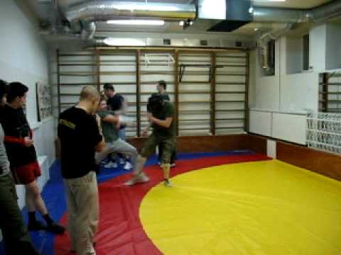 Mungojerrie против безоружного_1