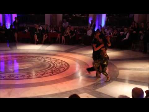  Juan Carlos Martinez  and  Nora Witanowsky  are  dancing  to  "  Dos Fracasos  "  by  Miguel Caló  at  Naples International Tango Festival  in  2016