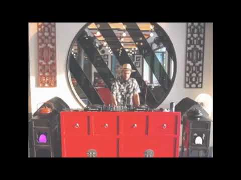 Robbie Akbal digging Zigan Aldi remix for 'Too Many' by Felix Raphael & Menace