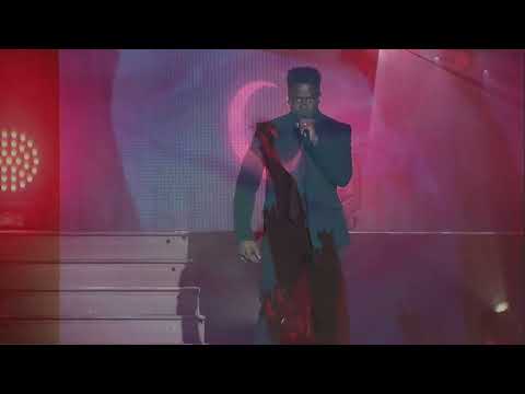 Alyssa Fox and Bradley Gibson - "Disney Villains Medley" (Disney Princess - The Concert)