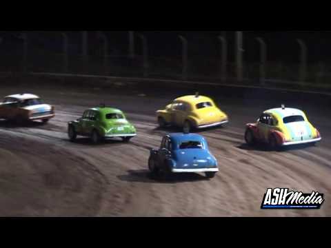 Nostalgia Sedans: A-Main - Maryborough Speedway - 08.06.2008