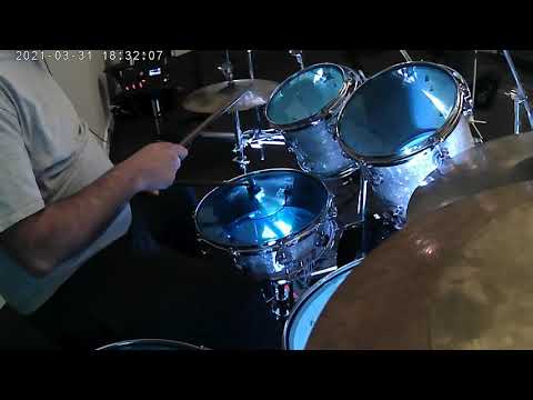 Clear Evans G2 vs. Remo Emperor Color Tone