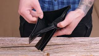 Качественный кошелек для мужчин в два сложения из натуральной фактурной кожи с тиснением под крокодила Canpellini 21584 черный