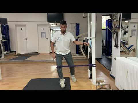 Knie kippt nach innen? So kräftigst du bei X-Beinen richtig (Resistance Band Übung)