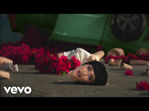 Kacey Musgraves - camera roll (official music video)