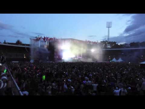 Steve Angello drops our collab with AN21 called Rebel [SIZE] @ Summerburst Stockholm 2013.06.14
