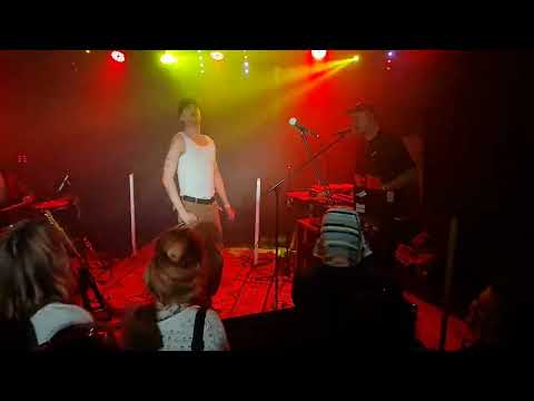 Co Lee - SZENTÉLY ft. Kolibri live @ Turbina