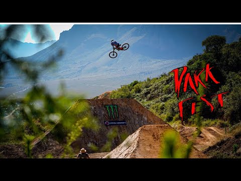 šílené skoky na DARKFESTU