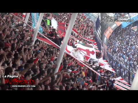 "Llora, llora, llora La Acadé...   Esta tarde, te vamos a afanar..." Barra: Los Borrachos del Tablón • Club: River Plate