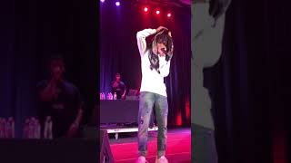 JID LIVE PERFORMING OFF DA ZOINKYS