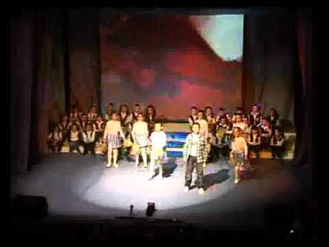 Femijet e Gezuar 2011 - Endrit Grainca - Tifoz Futbolli.flv