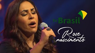 Rose Nascimento se apresenta ao vivo no Todas as Bossas na TV Brasil .