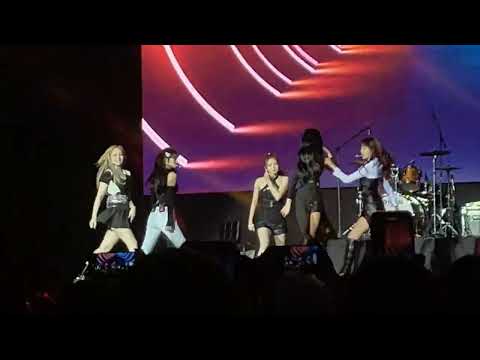 [FANCAM] 221126 RIPPLES FOR HOPE CONCERT - EVERGLOW "DUN DUN"