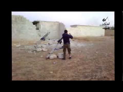 استهداف مقرات النظام بصواريخ محلية الصنع في معامل الدفاع في منطقة السفيرة في ريف حلب من قبل لواء أبو بكر الصديق