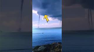 Download lagu PENAMPAKAN SEEKOR NAGA KETIKA BADAI TORNADO 😱 #shorts #naga #penampakannaga mp3