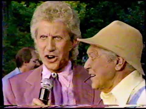 Bashful Brother Oswald, Charlie Collins and Porter sing "Long Journey Home"