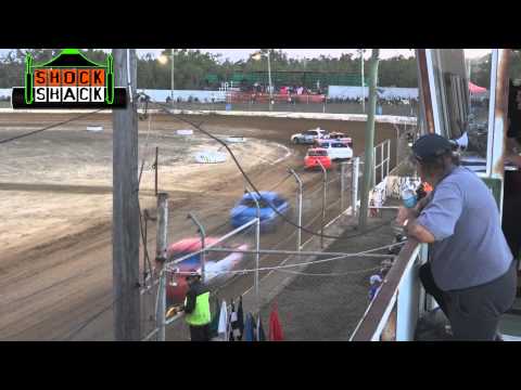Modified Sedans - Heat 1 - QLD Title - Mackay Speedway - 06.06.15
