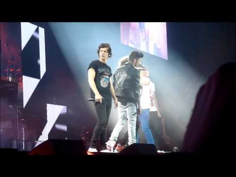 1D TMH Tour FRONT ROW - Loved You First (24/02/13)