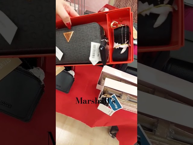 Vídeo relacionado con Bolsa de Mano Personalizada con Inicial, Mujer Bolsos Tote Bag Shopper, Regalos para Mujer Alfabeto Bolsa, Adecuada para Bodas, Cumpleaños, Navidad, Regalo para mamás, amigas, damas de honor(V)