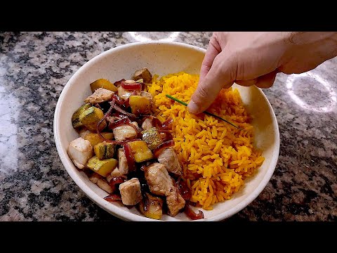 Quick & Healthy Fish Dinner with Zucchini and Yellow Rice – Ready in 25 Minutes!