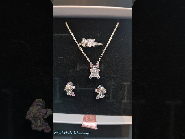 Vídeo relacionado con Collar Colgante de Plate 3d de Plata de Disney Lilo y Stitch Sterling, con Licencia Oficial