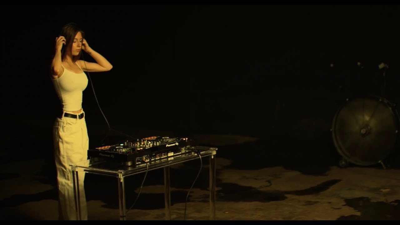 Promotional video thumbnail 2 for DJ Hannah • Corporate & Luxury Events