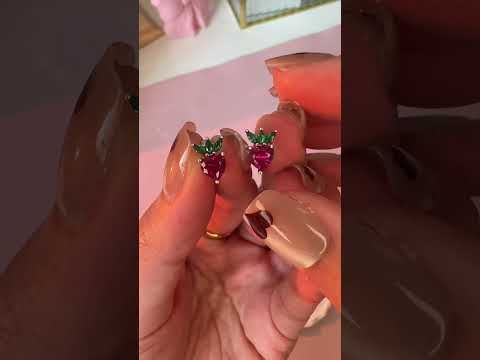 Product video thumbnail