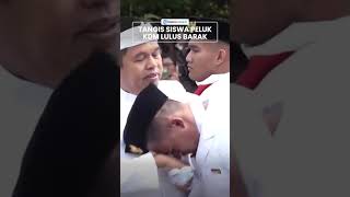Download lagu Siswa Lulusan Barak Militer TNI Menangis Haru saat Salami dan Peluk Gubernur Jabar Dedi Mulyadi mp3