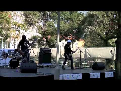 Orkestar Stozher - "Die Laughing" (Therapy cover)