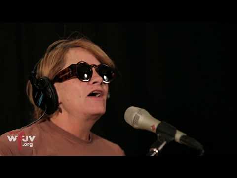 Shawn Colvin - "Cry Like an Angel" (live at WFUV)