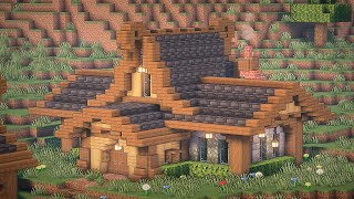 Minecraft | How to Build the Armorer&#39;s House | Building a Medieval Village