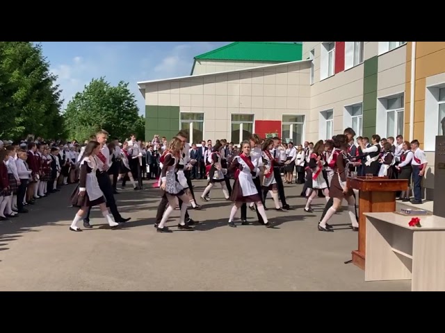 Выпускники 9 класса гимназии Наби Даули