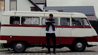 Musik-Video-Miniaturansicht zu Czuć się kochanym Songtext von Kamil Bednarek