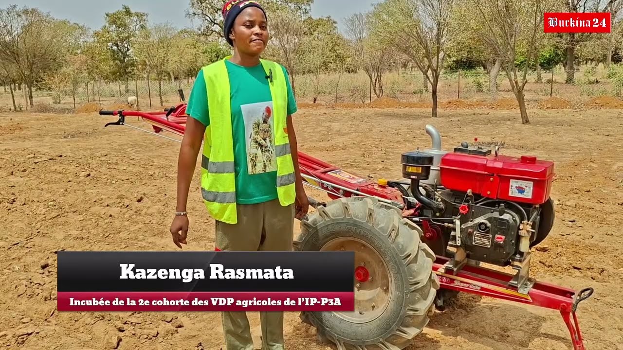 Des jeunes filles VDP agricoles du Sanguié, futures expertes en motoculture