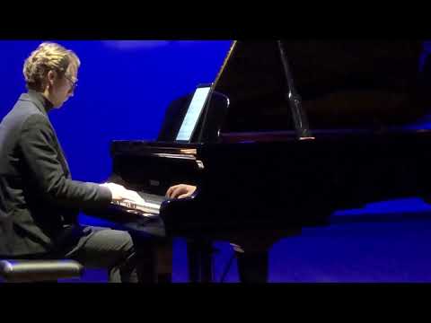 Moving Hands - Kim Van den Brempt