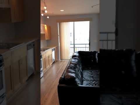 Great 1 Bedroom 1.5 Bathroom Condo on East Side!