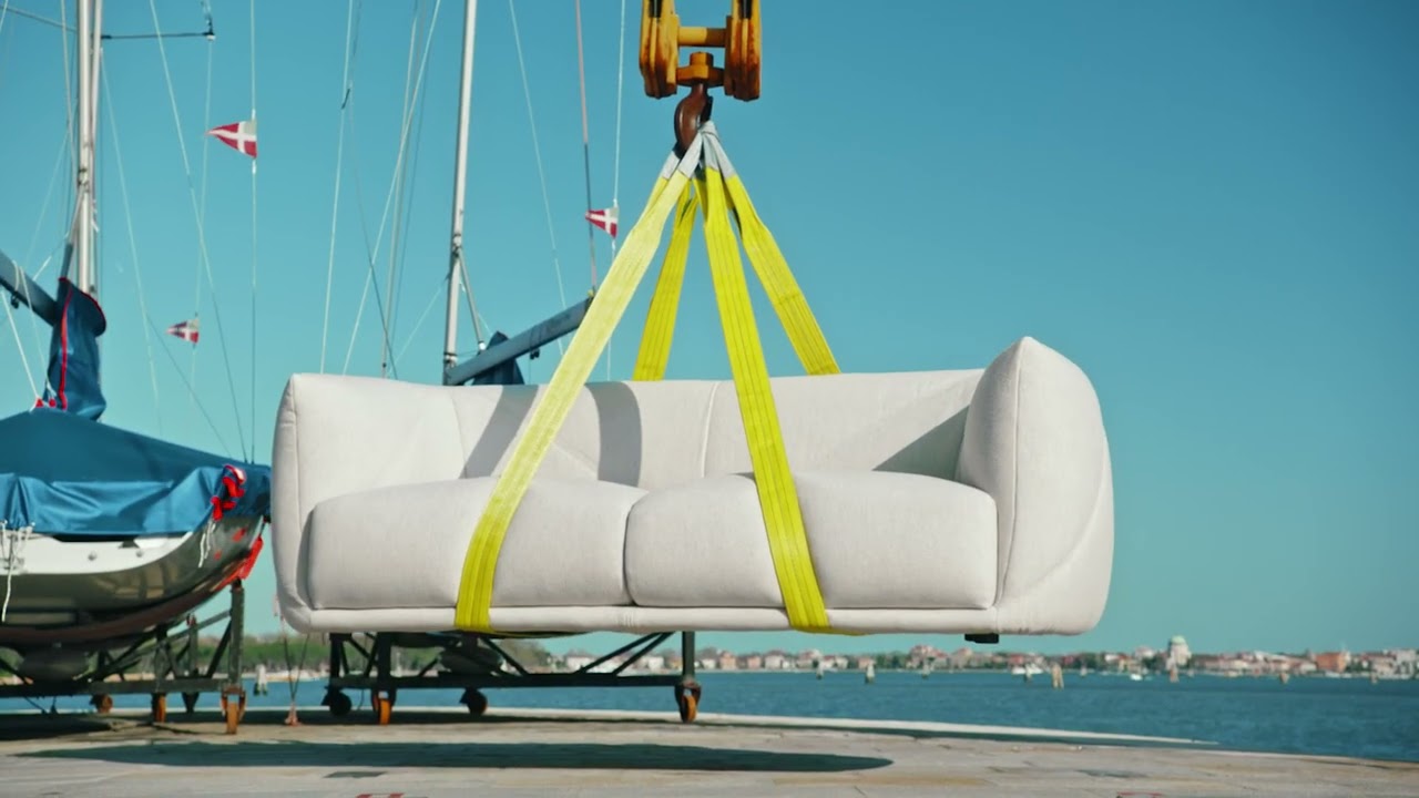SABA Italia  - Discover VELA — the modular sofa with fluid lines by Saba Italia