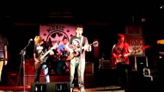 "comfortably numb" pink floyd COVER BAND lazy chameleon music royale- YouTube2.flv