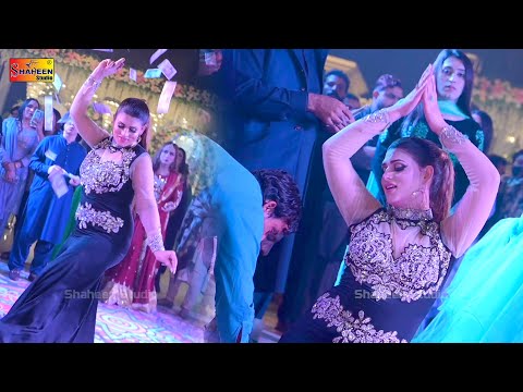 Paas Woh Aane Lage | Urwa Khan | Birthday Party Dance Performance 2024