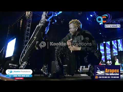 Gravity Omutujju Yekoze Obusolosolo Ne Kapa cat, Mumaaso Maama We Ne Family Ye