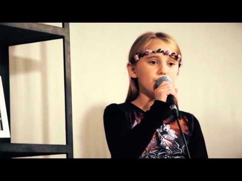 leave a light on, Josefien en Antoon