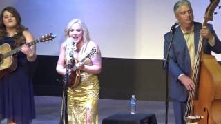 Rhonda Vincent and The Rage / Drivin&#39; Nails In My Coffin