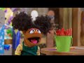 Sesame Street Worms Want To Play Short Episode