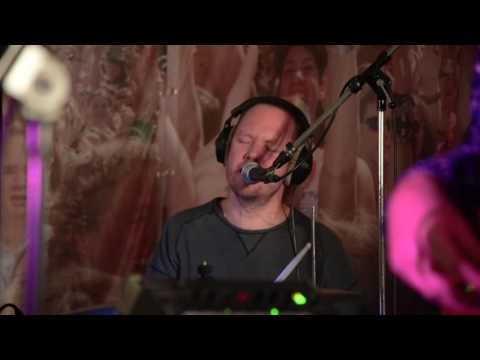 Her Majesty - Almost Cut My Hair - Live uit Lloyd