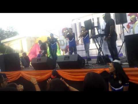 Pila de lucha. (en vivo).