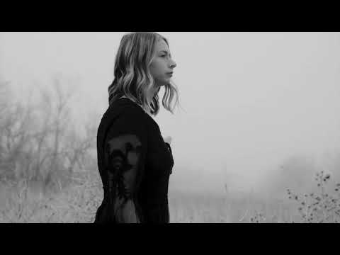 Roni Iron Ft. Xenia Gargali - Poia Thysia (Official Video Clip)